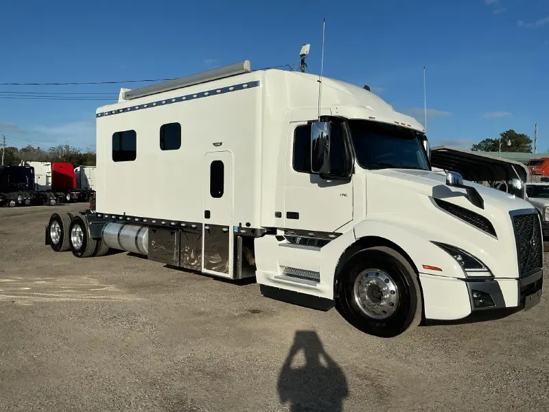 2024 VOLVO VNL