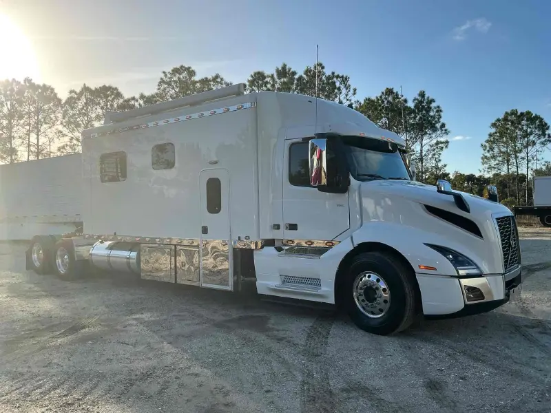 2024 VOLVO VNL