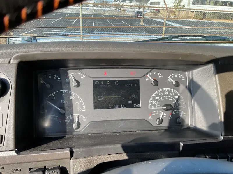 2024 VOLVO VNL