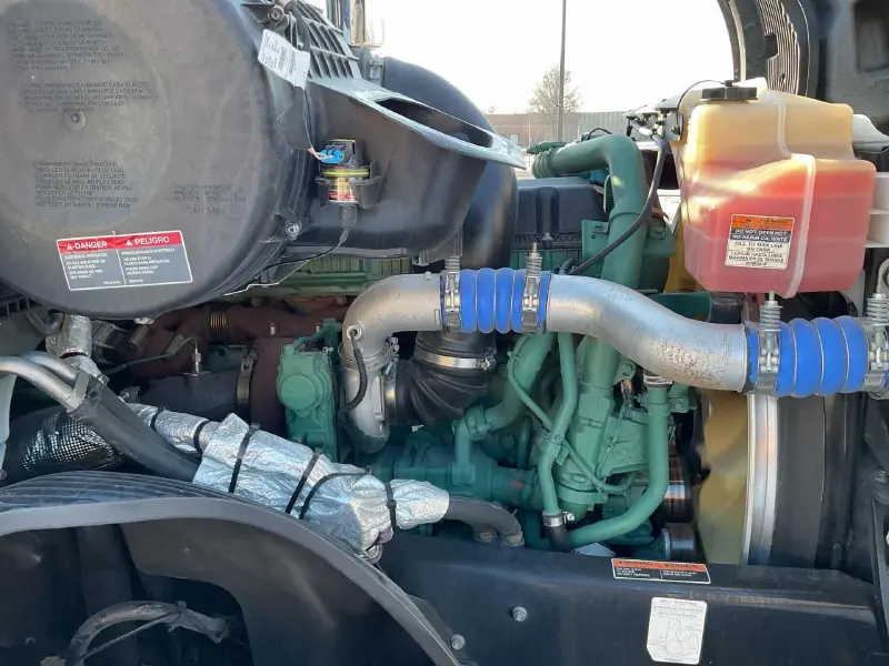 2024 VOLVO VNL