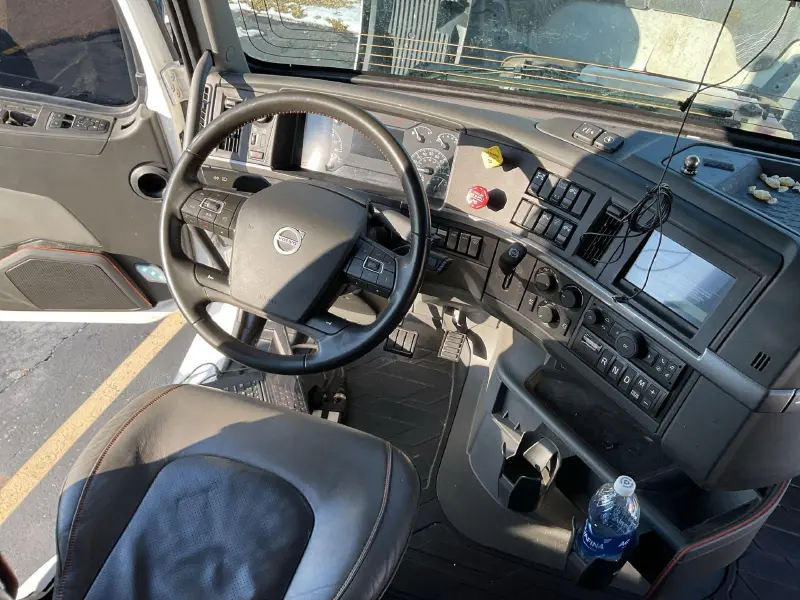 2024 VOLVO VNL