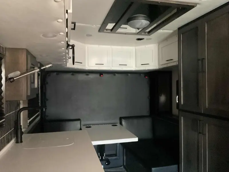 2024 VOLVO VNL