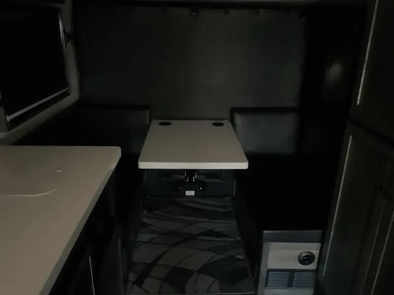 2024 VOLVO VNL