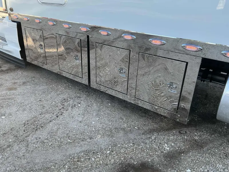 2024 VOLVO VNL