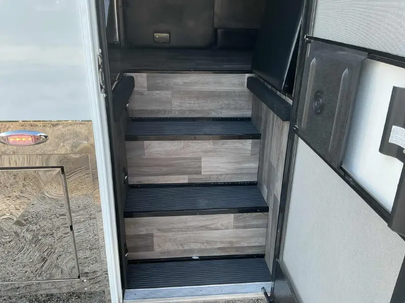 2024 VOLVO VNL