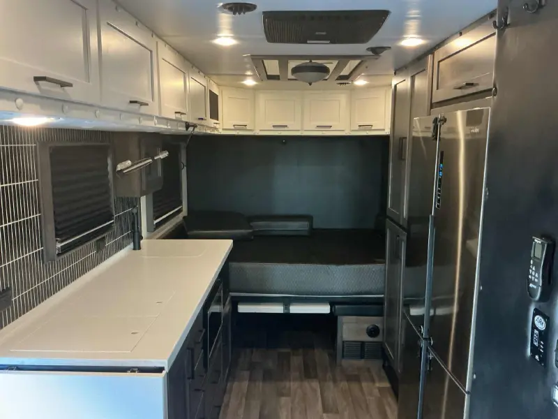 2024 VOLVO VNL
