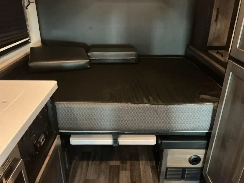2024 VOLVO VNL