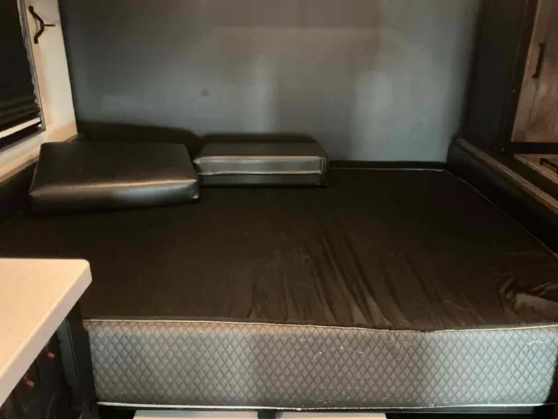 2024 VOLVO VNL