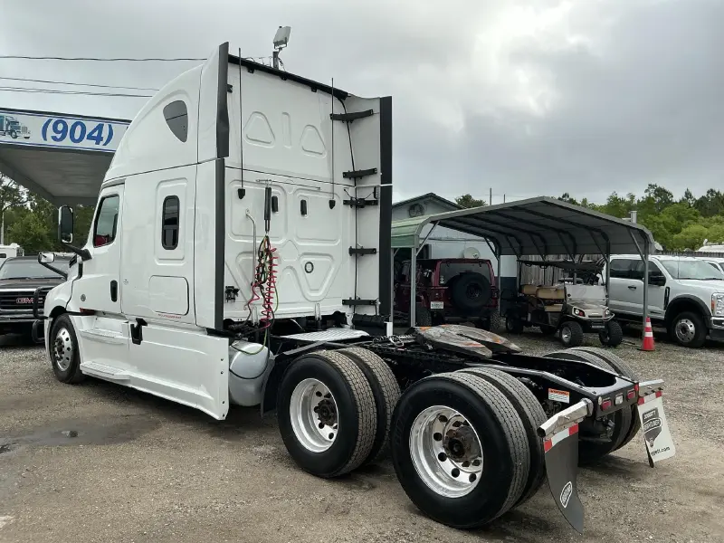 2022 FREIGHTLINER CASCADIA 126