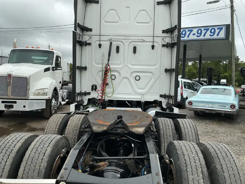 2022 FREIGHTLINER CASCADIA 126