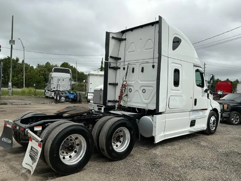 2022 FREIGHTLINER CASCADIA 126