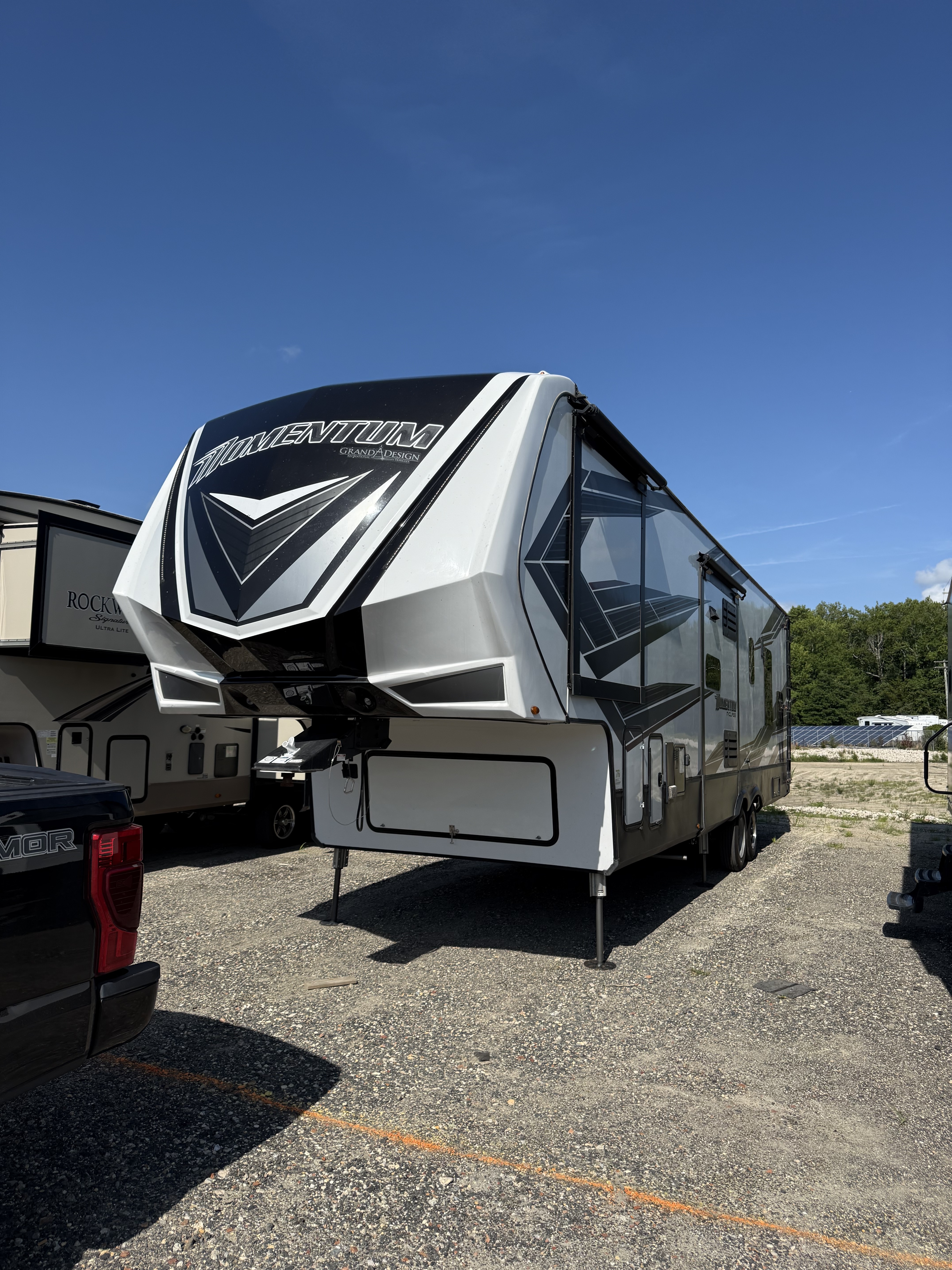 2021 Grand Design MOMENTUM M-CLASS 351M in cape may NJ