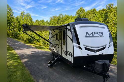 2022 Cruiser Rv Corp MPG ULTRA LITE 2800 QB in asheville NC