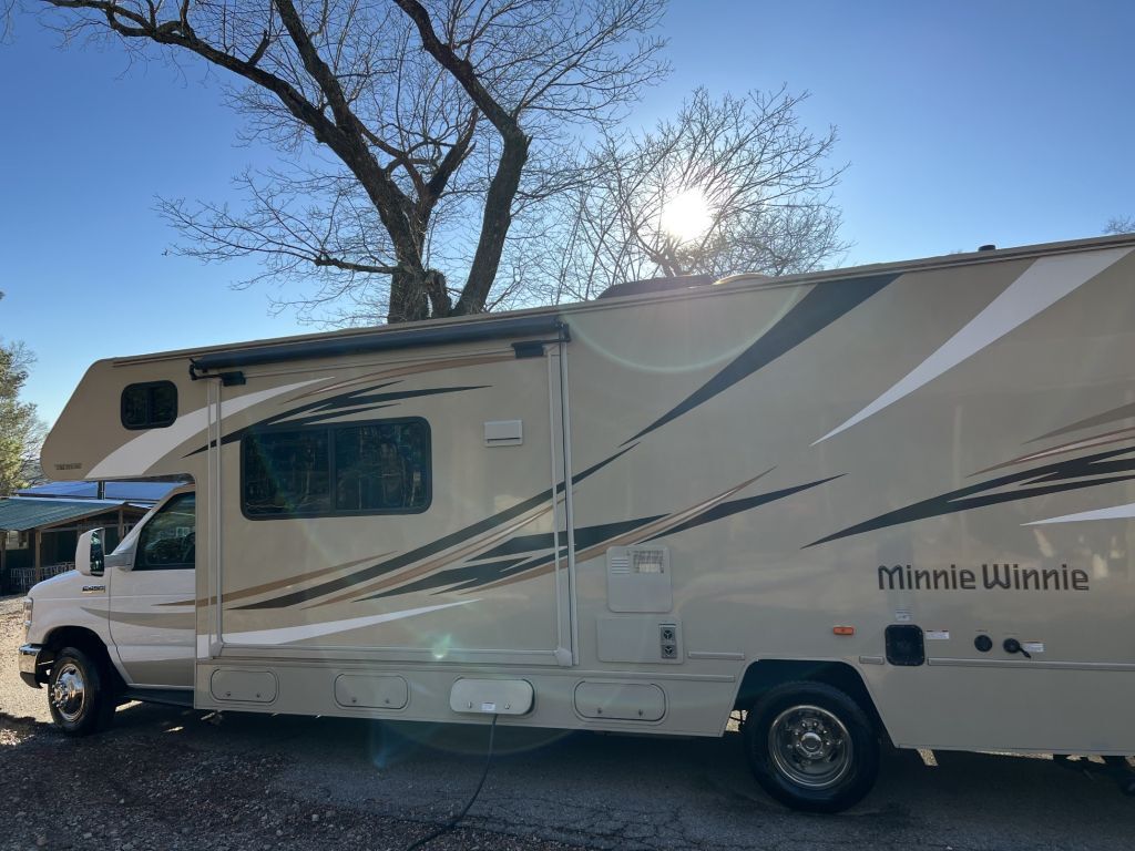 2017 Winnebago MINNIE WINNIE 31H RV