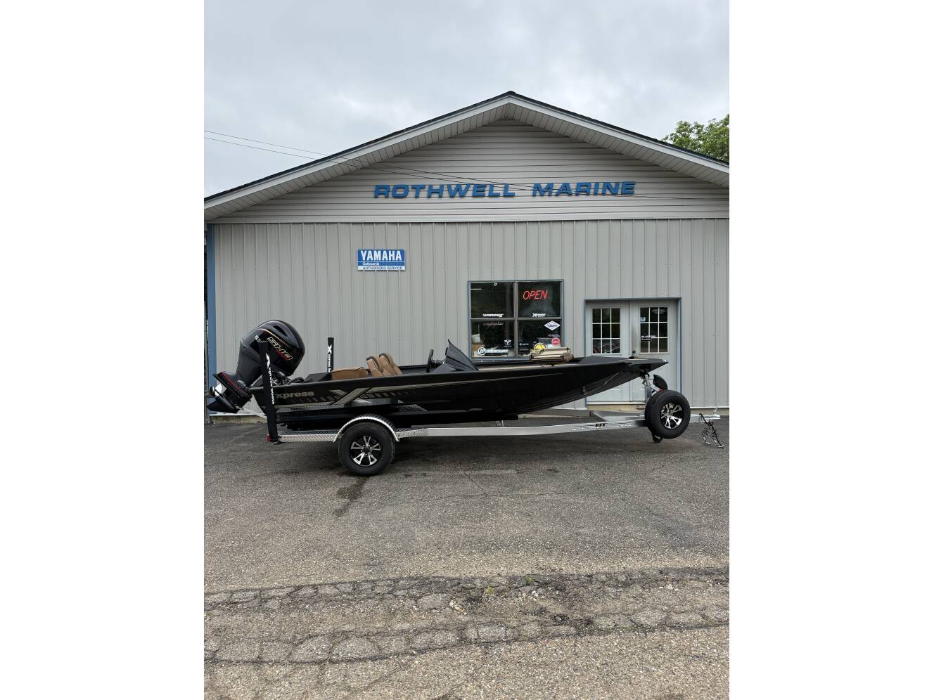 A photo of this 2026 Xpress HYPER-LIFT BASS H18