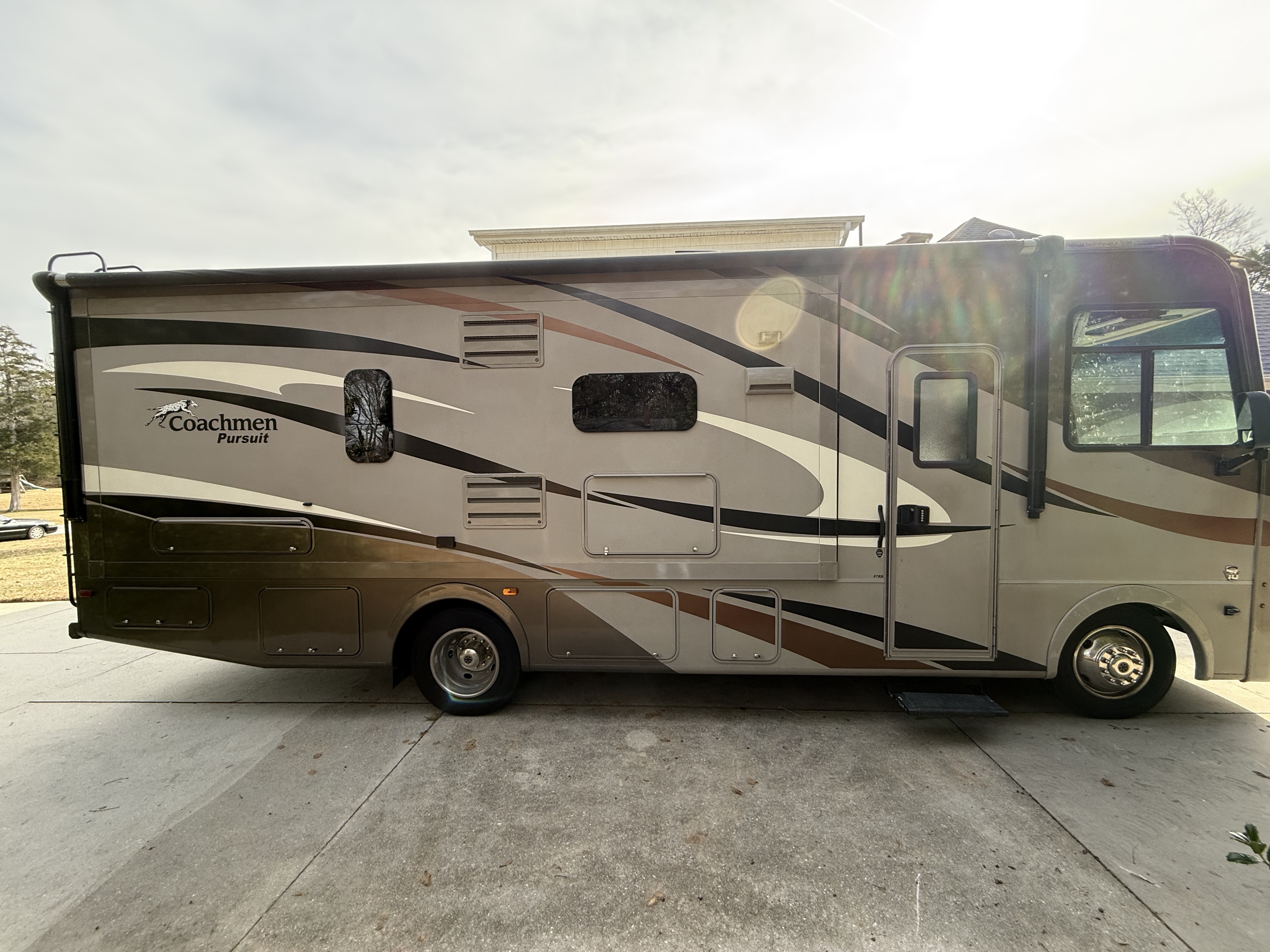 2017 Coachmen PURSUIT 27KB RV