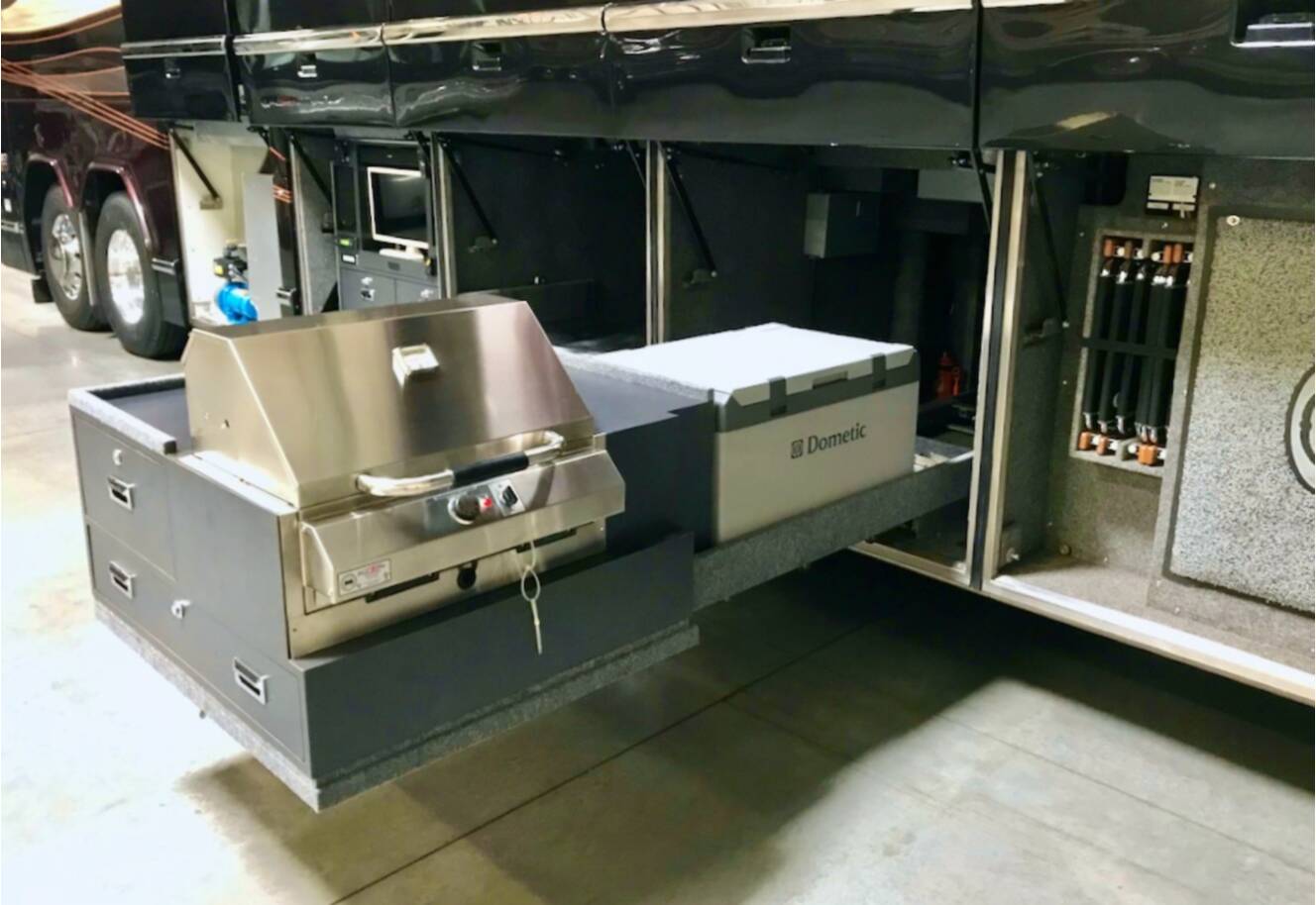 A photo of this 2001 Prevost MARATHON H3-45