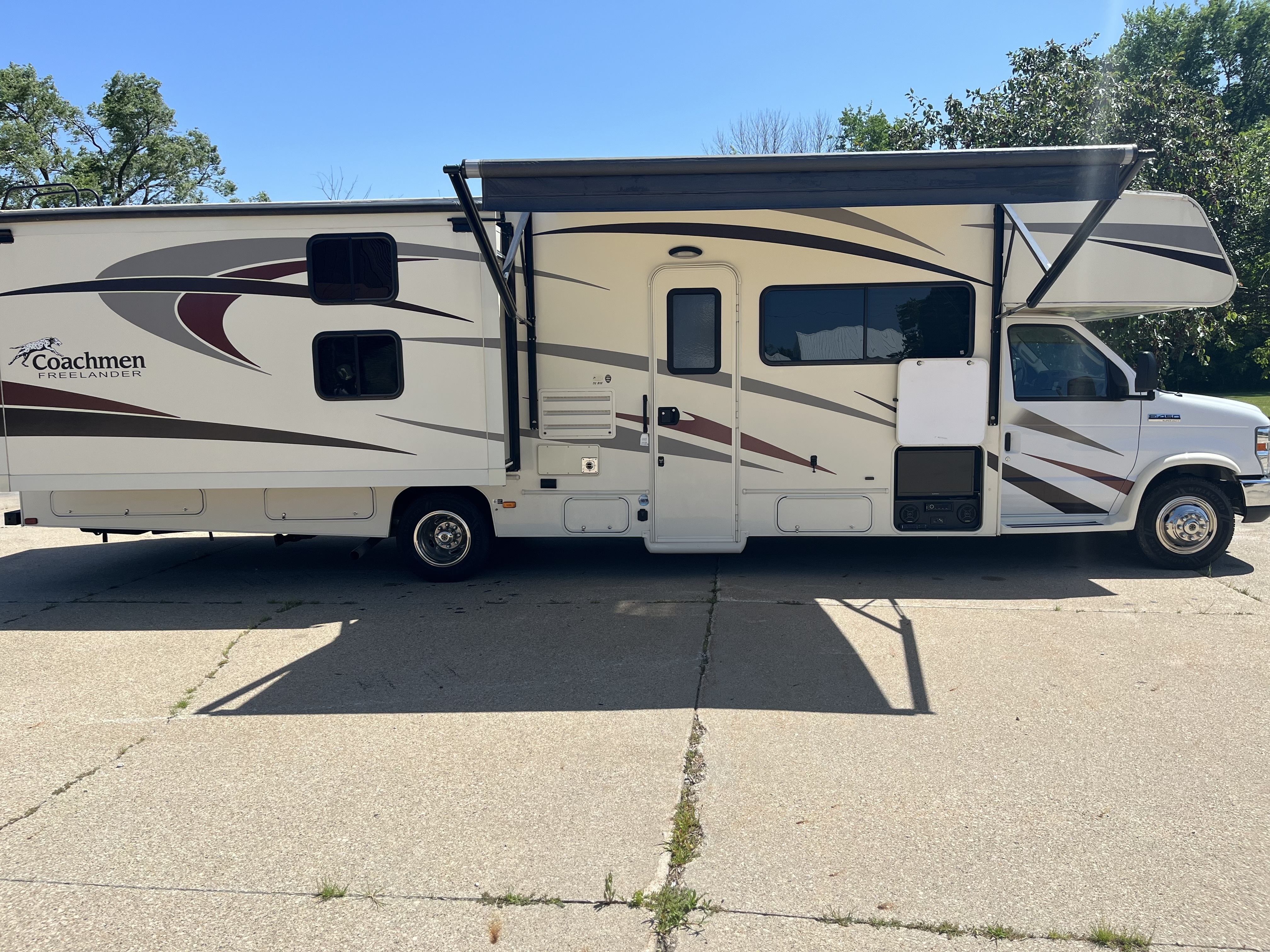2017 Coachmen FREELANDER 31BH in tipton IA