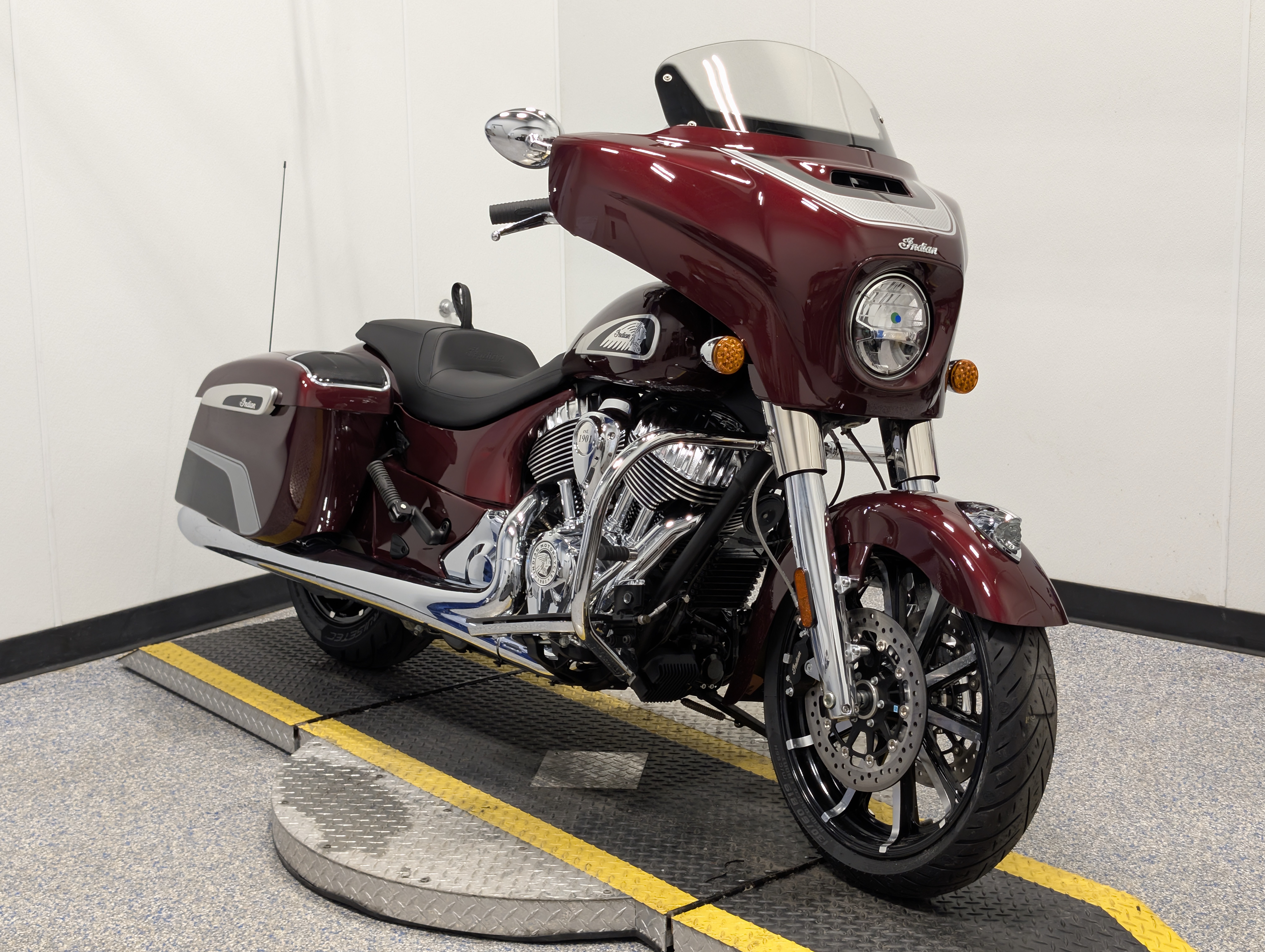 2024 Indian Motorcycle Chieftain Limted W/ POWERBAND AUDIO UPGRADE LIMITED WITH POWERBAND AUDIO PACKAGE in Auburn, MA
