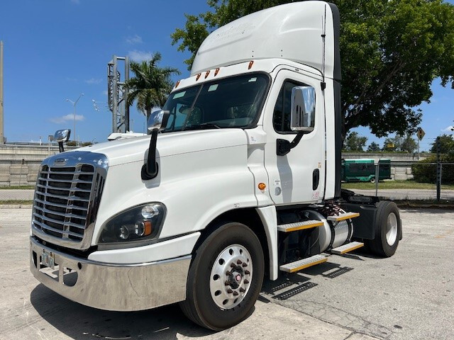 2017 Freightliner Cascadia in Luzerne Pa 1870, PA