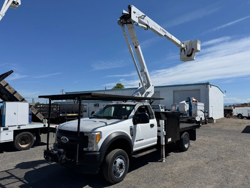 2017 FORD F550