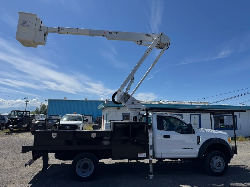 2017 FORD F550
