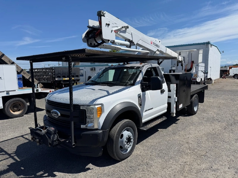 2017 FORD F550
