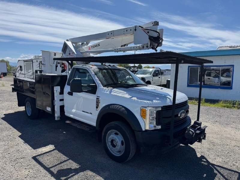 2017 FORD F550