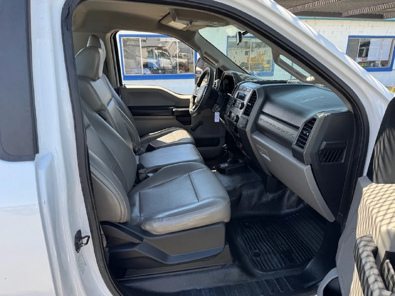2017 FORD F550