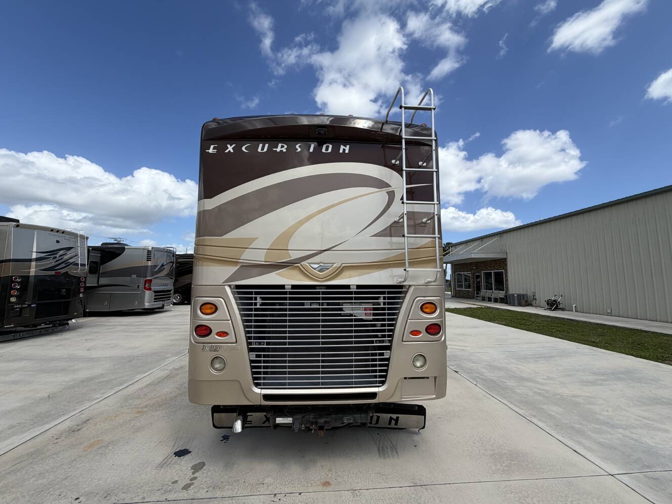 A photo of this 2008 Fleetwood EXCURSION 39R