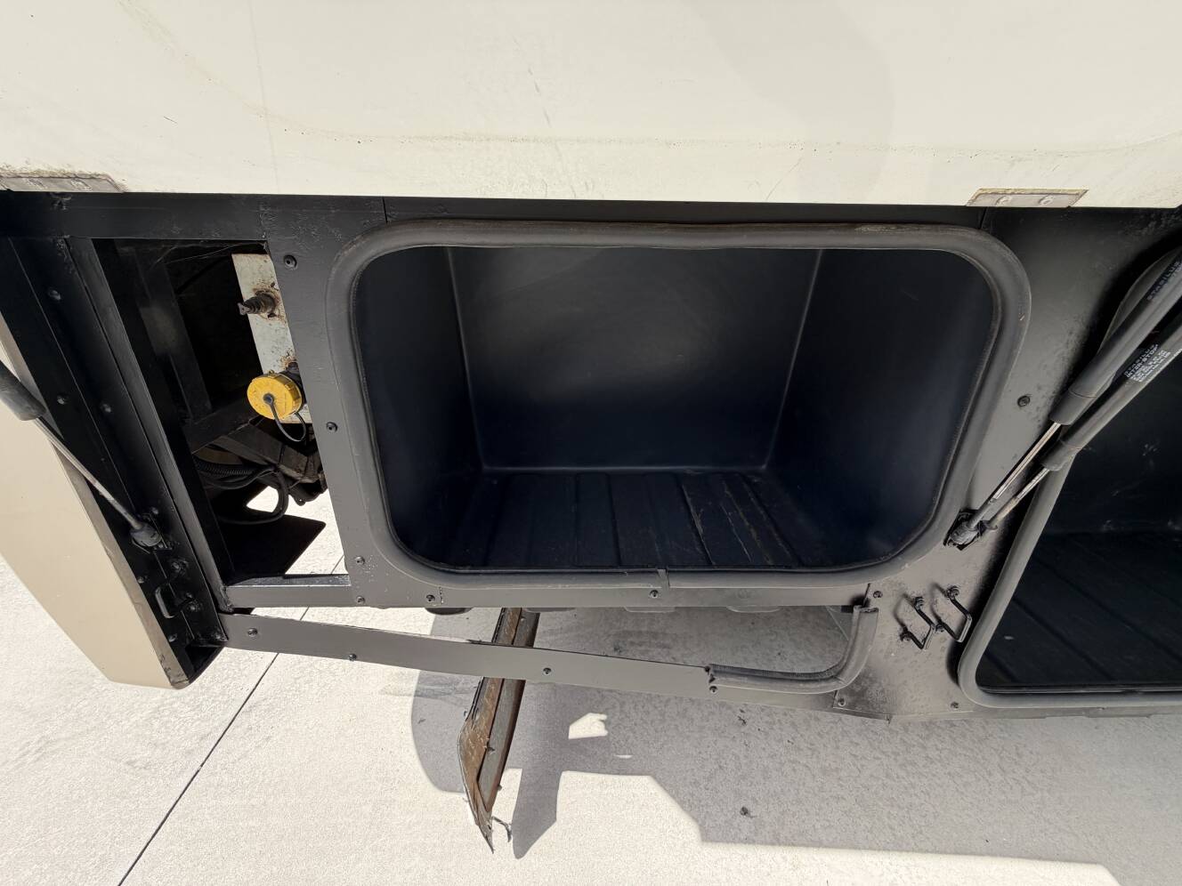 A photo of this 2008 Fleetwood EXCURSION 39R