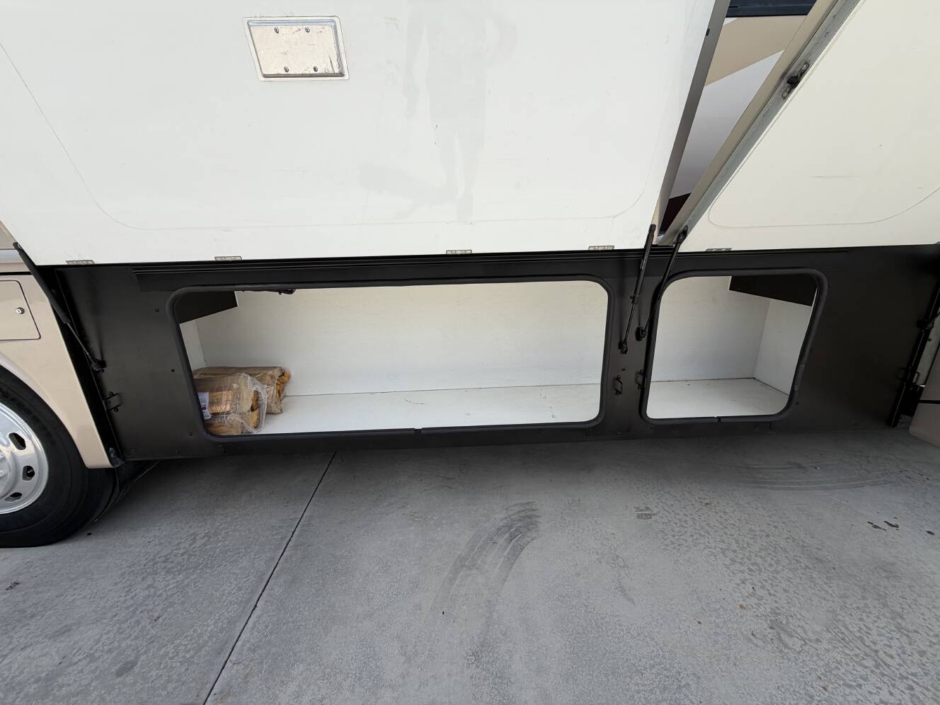A photo of this 2008 Fleetwood EXCURSION 39R