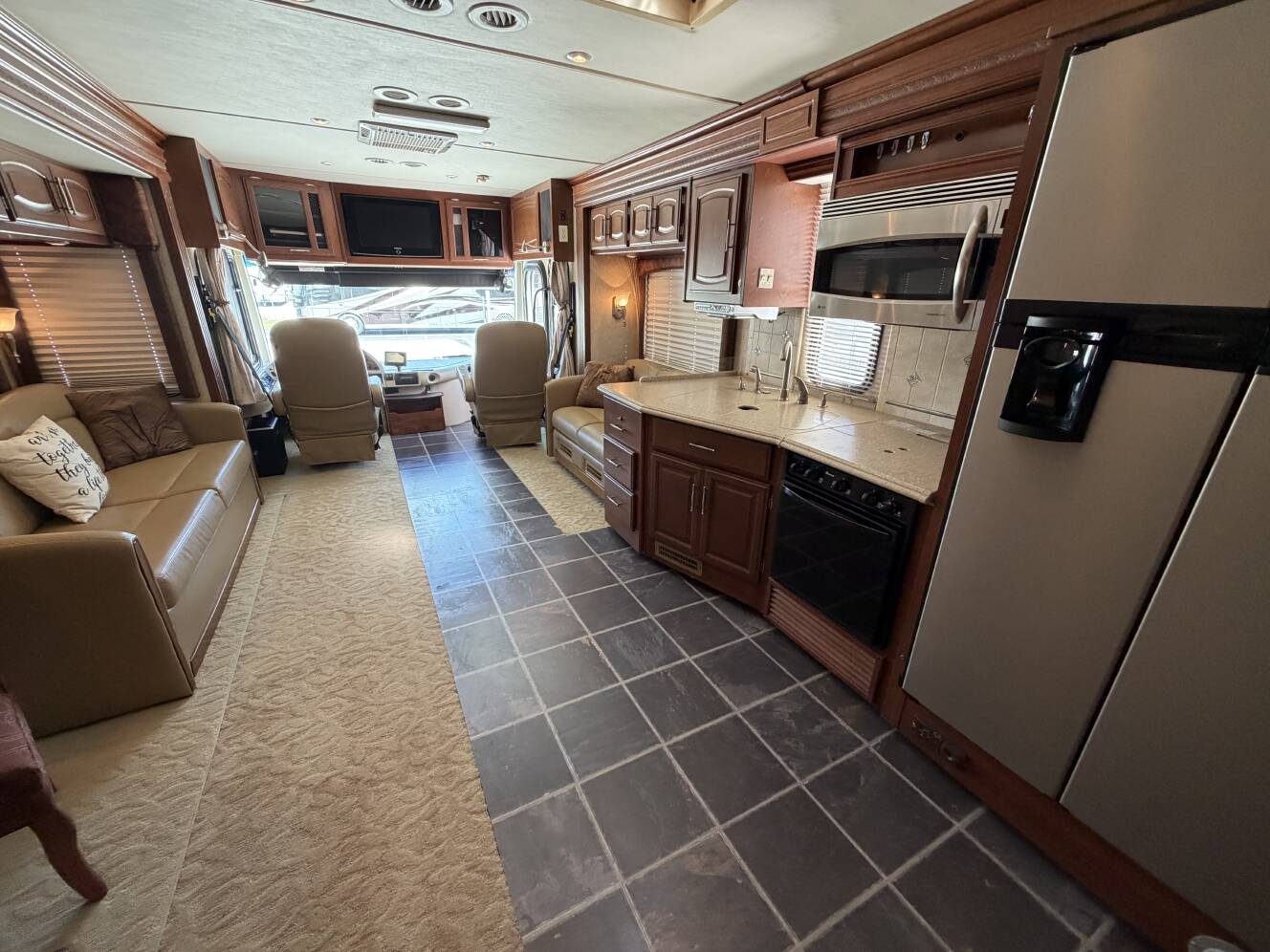 A photo of this 2008 Fleetwood EXCURSION 39R