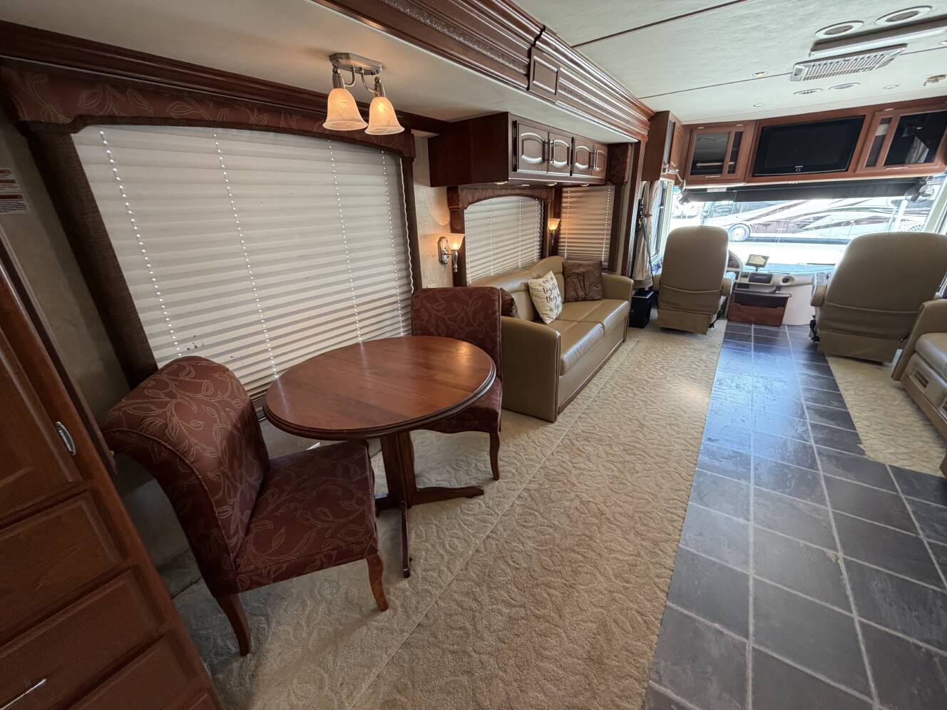 A photo of this 2008 Fleetwood EXCURSION 39R
