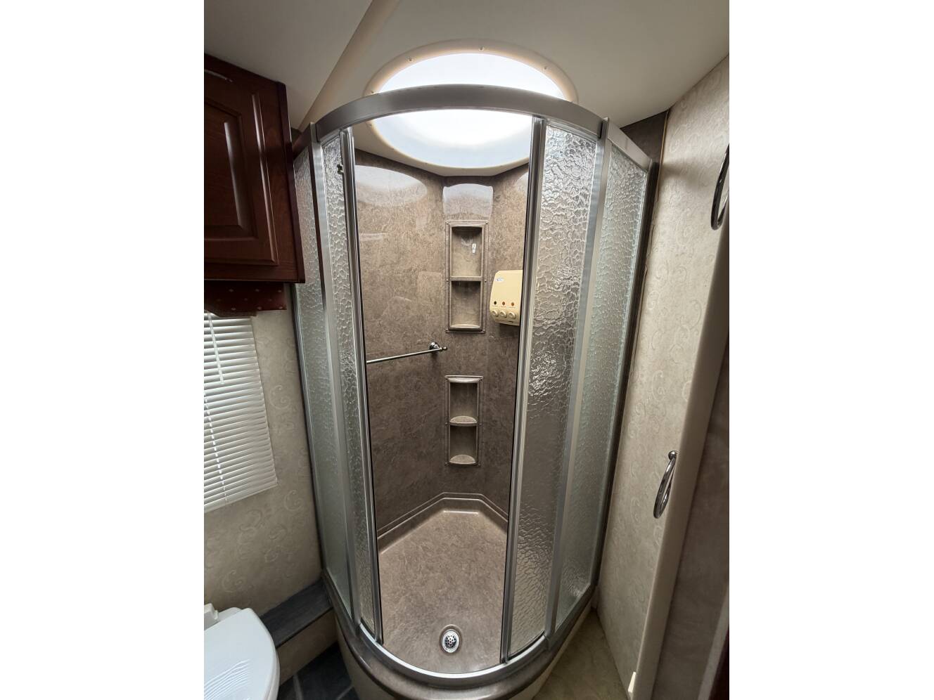 A photo of this 2008 Fleetwood EXCURSION 39R