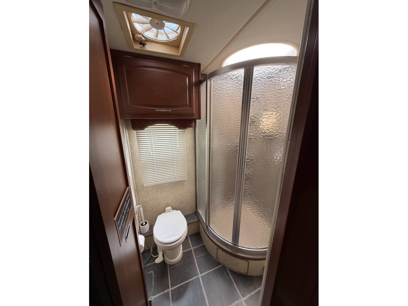A photo of this 2008 Fleetwood EXCURSION 39R