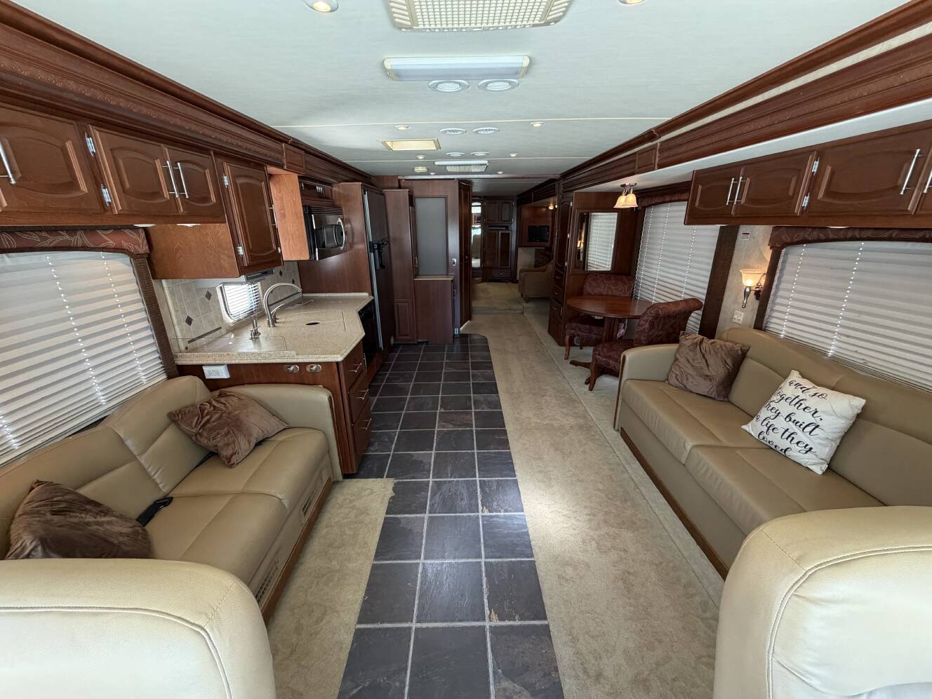 A photo of this 2008 Fleetwood EXCURSION 39R