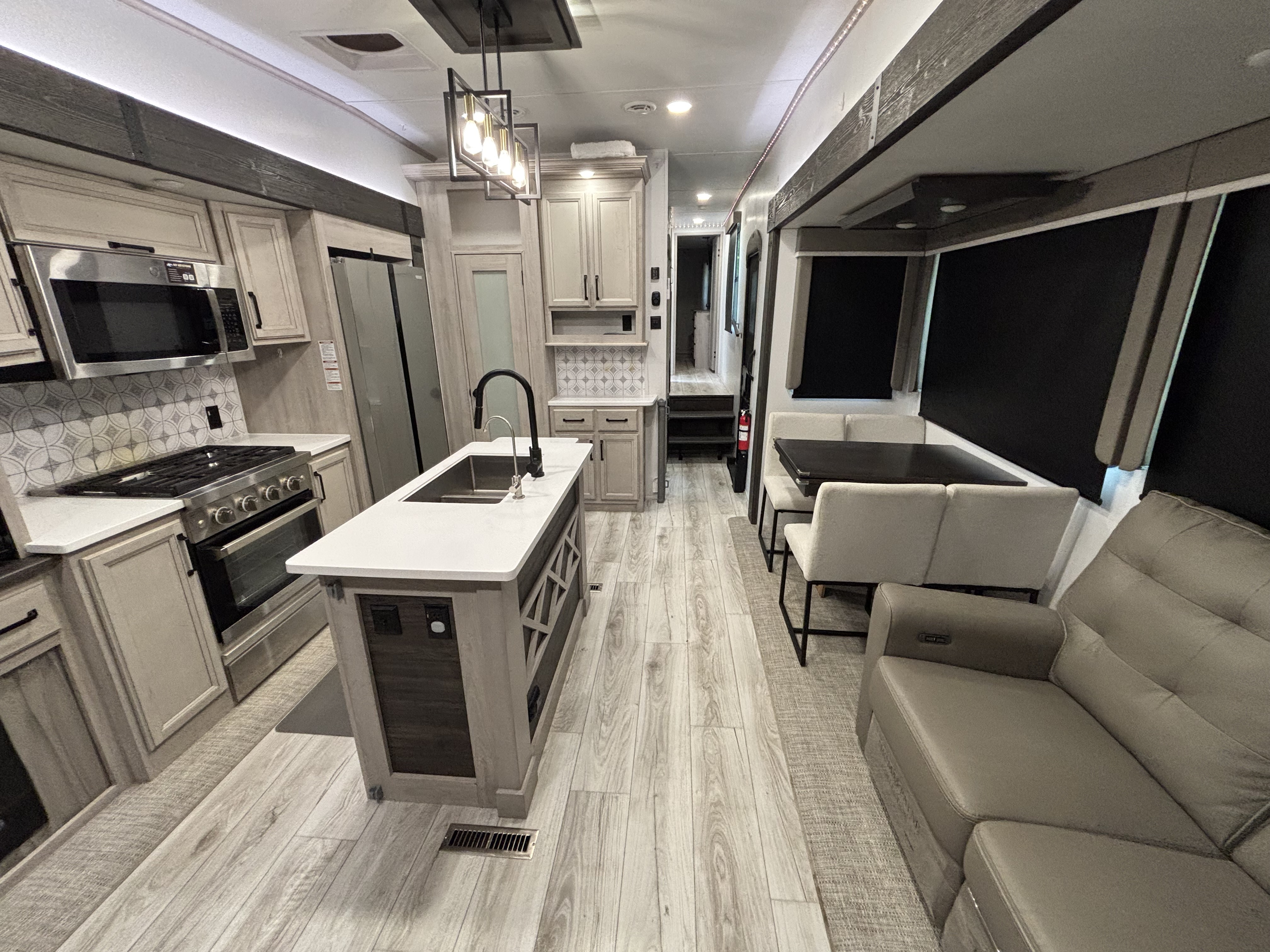 2024 Keystone MONTANA HIGH COUNTRY 385BR RV