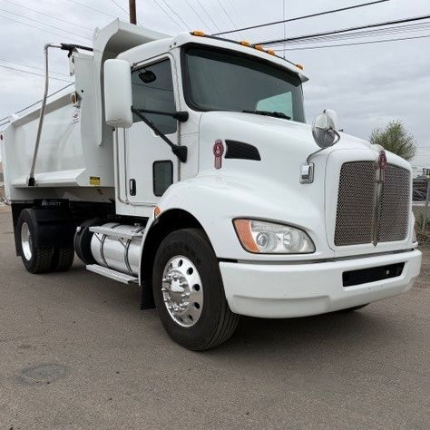 2011 KENWORTH K370 in Commerce City, CO