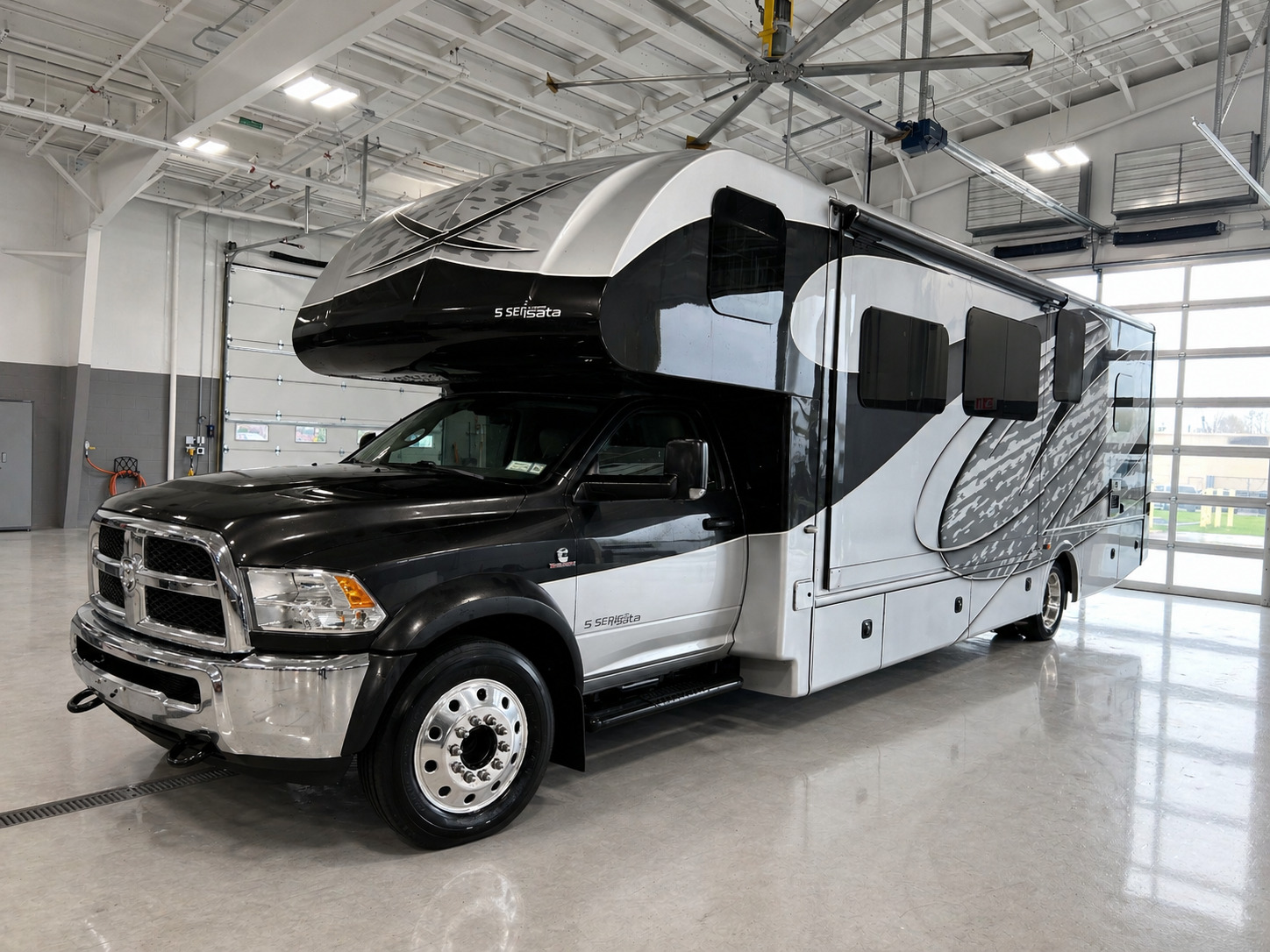 2018 Dynamax Corp ISATA 5 SERIES 36DS RV