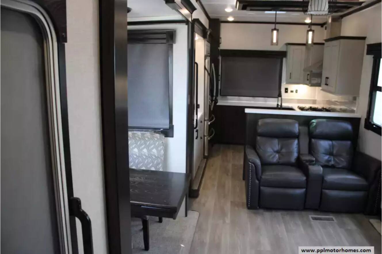 A photo of this 2021 Redwood REDWOOD 4001LK