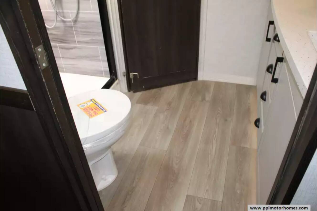 A photo of this 2021 Redwood REDWOOD 4001LK