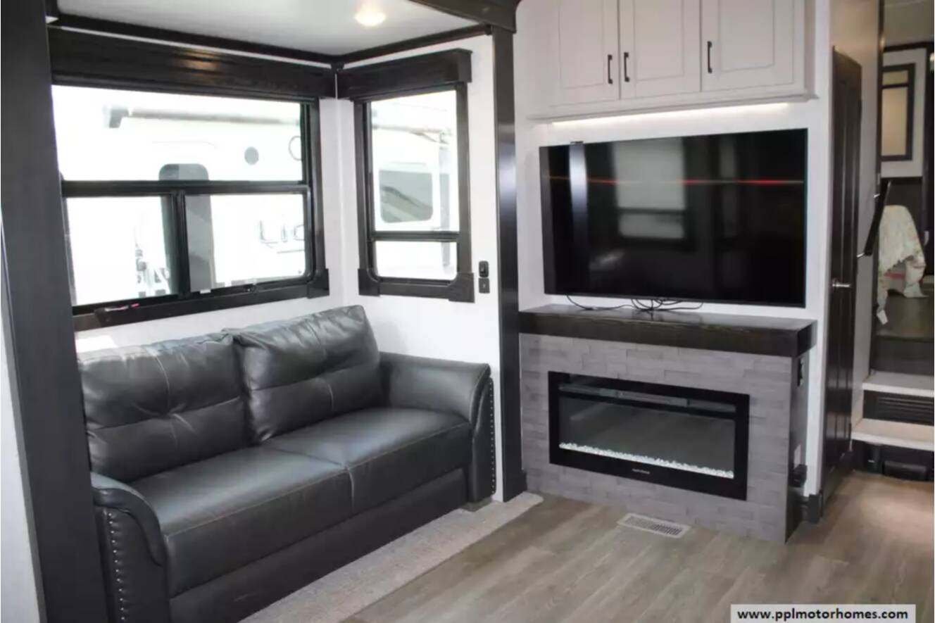 A photo of this 2021 Redwood REDWOOD 4001LK