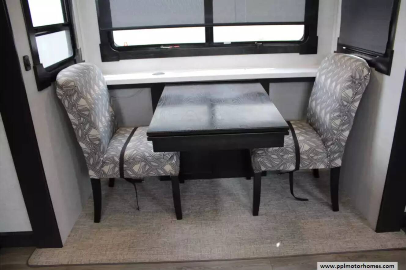 A photo of this 2021 Redwood REDWOOD 4001LK