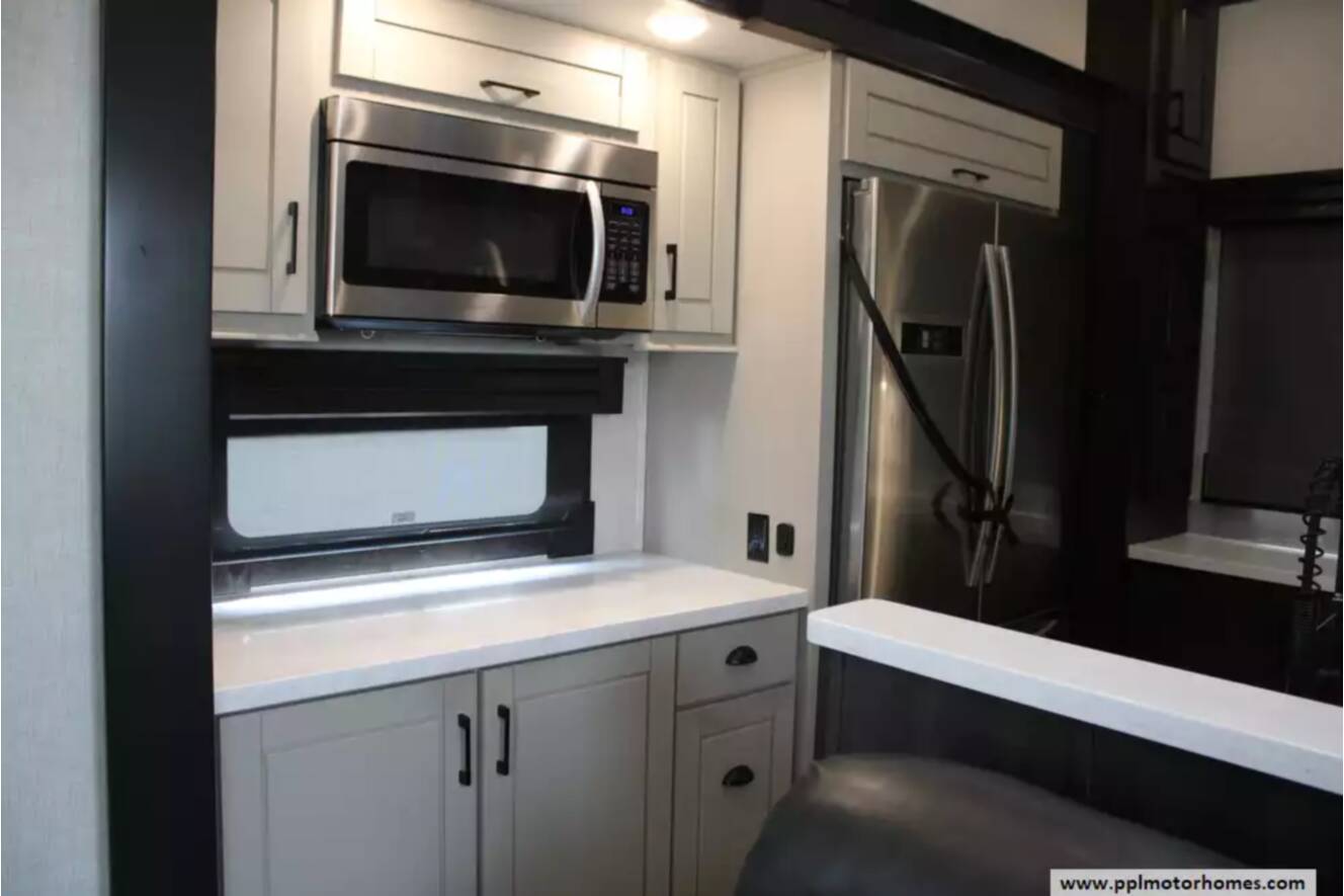 A photo of this 2021 Redwood REDWOOD 4001LK