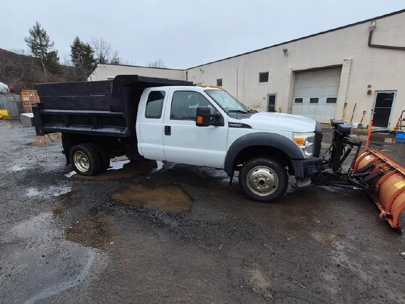 2011 FORD F550