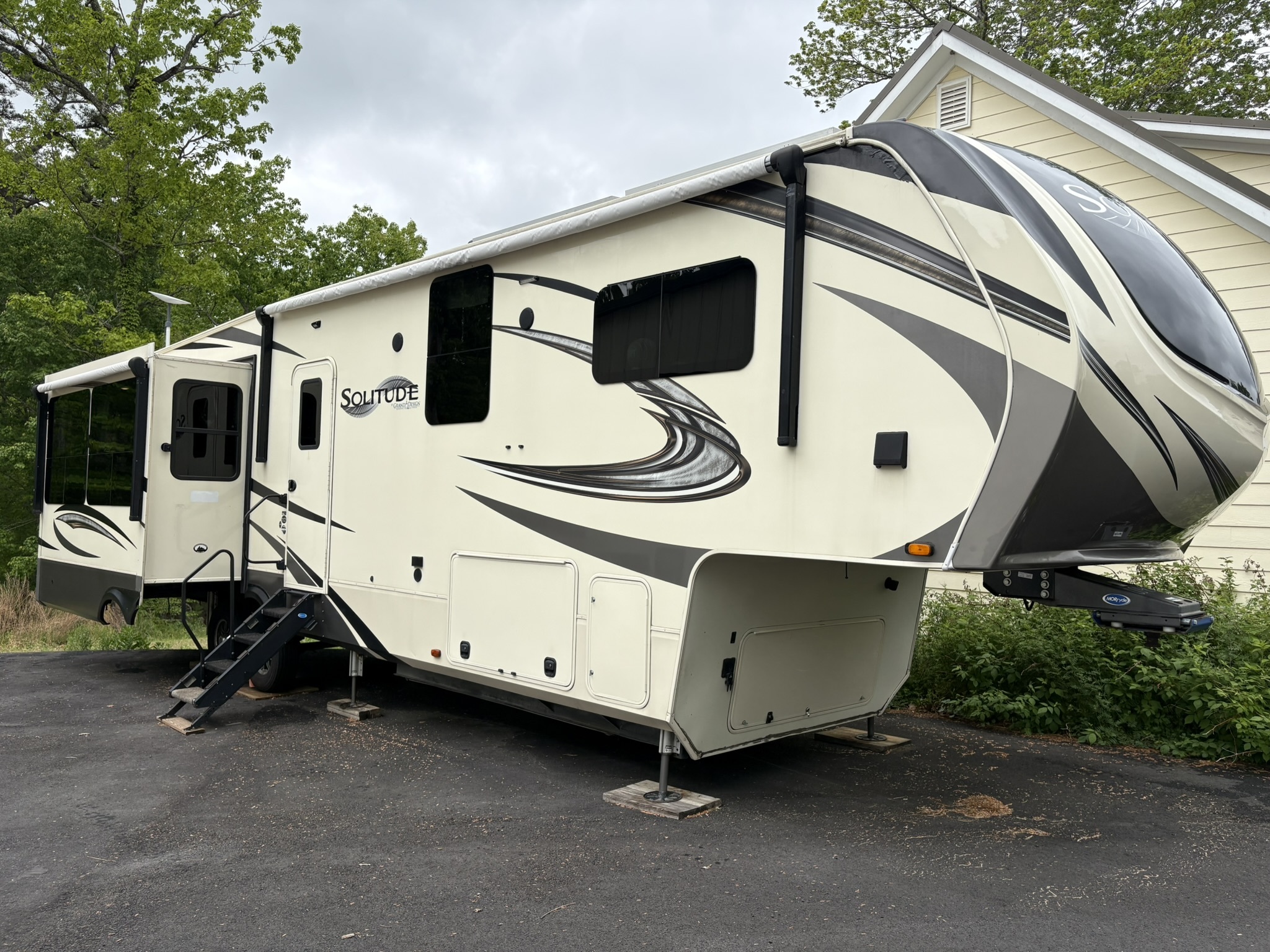 2020 Grand Design SOLITUDE 377MBS RV
