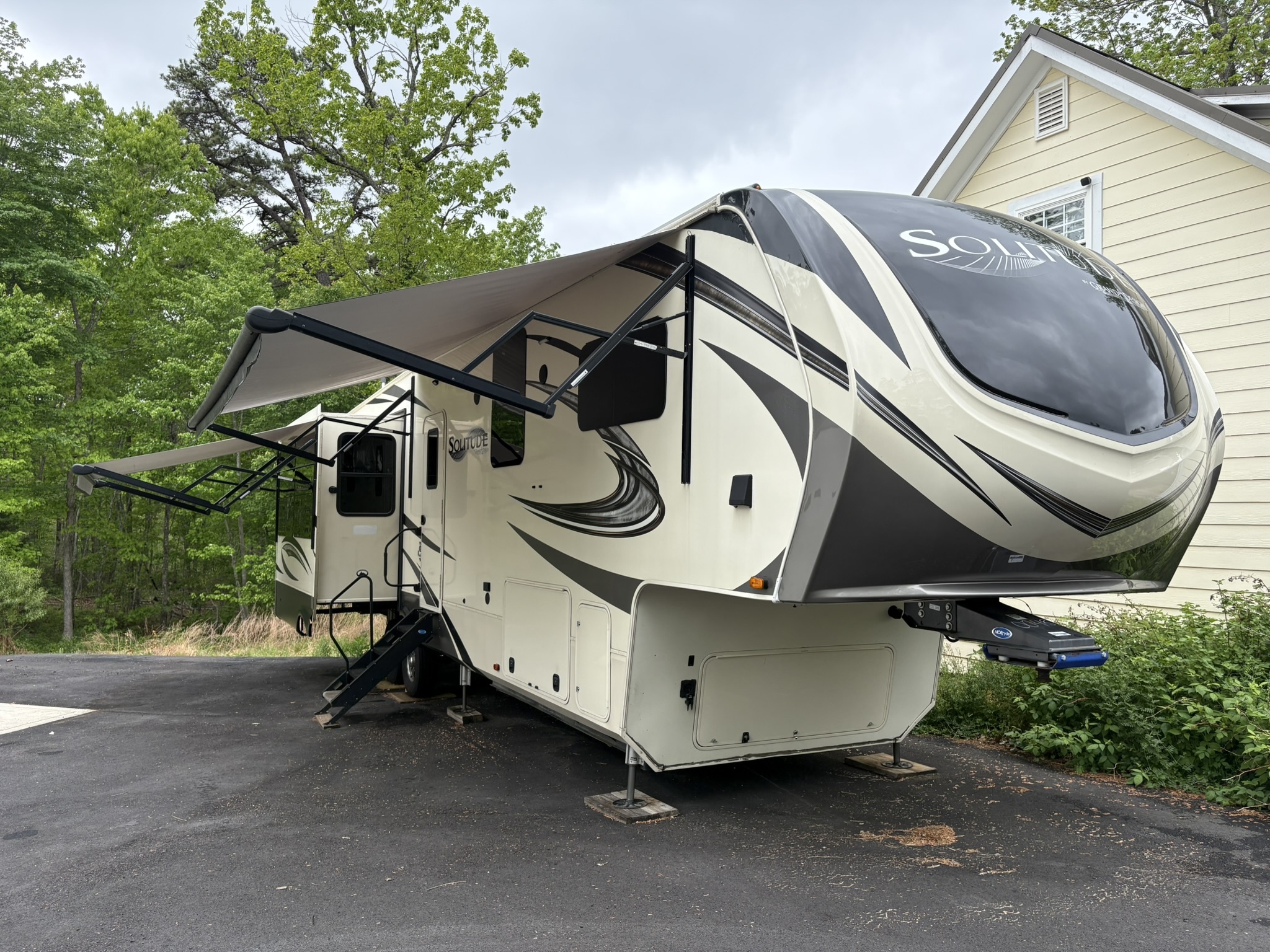 2020 Grand Design SOLITUDE 377MBS in charlottesville VA