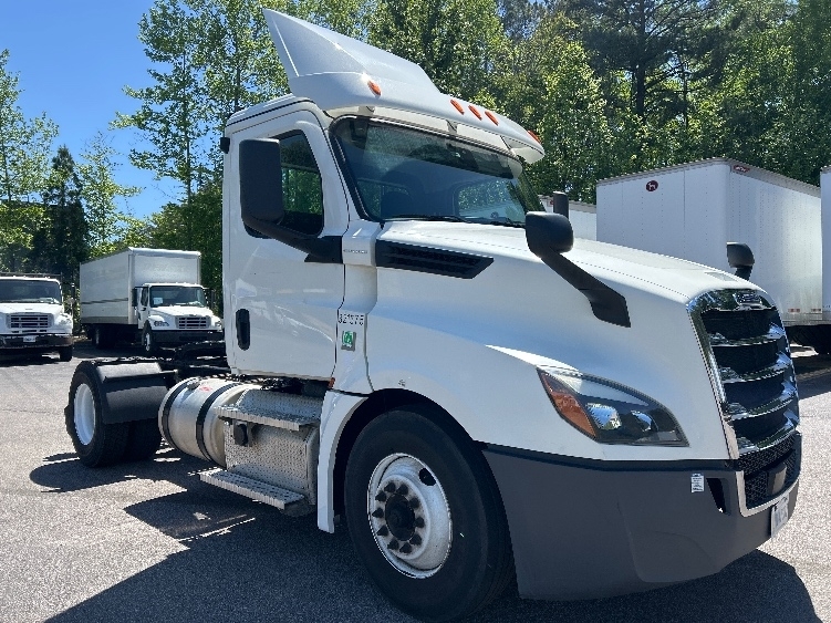 2019 FREIGHTLINER CASCADIA 126 in Garner, NC