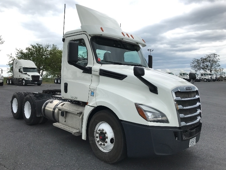 2020 FREIGHTLINER CASCADIA 126 in Harrisonburg, VA